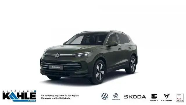 Cipressinogrün Neu 2025 VW Tiguan Pro SUV | 59.430 € (Teuer) - Bild 1/4