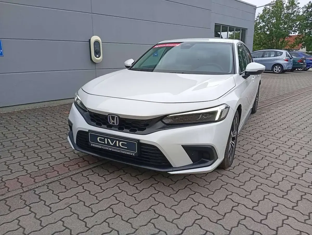 Neu Honda Civic Elegance 184 PS (135 kW) 2025 Platinum white p. Limousine