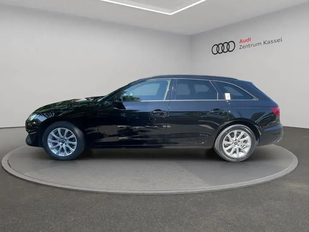 Gebraucht Audi A4 Sport 163 PS (119 kW) 2023 Schwarz Kombi