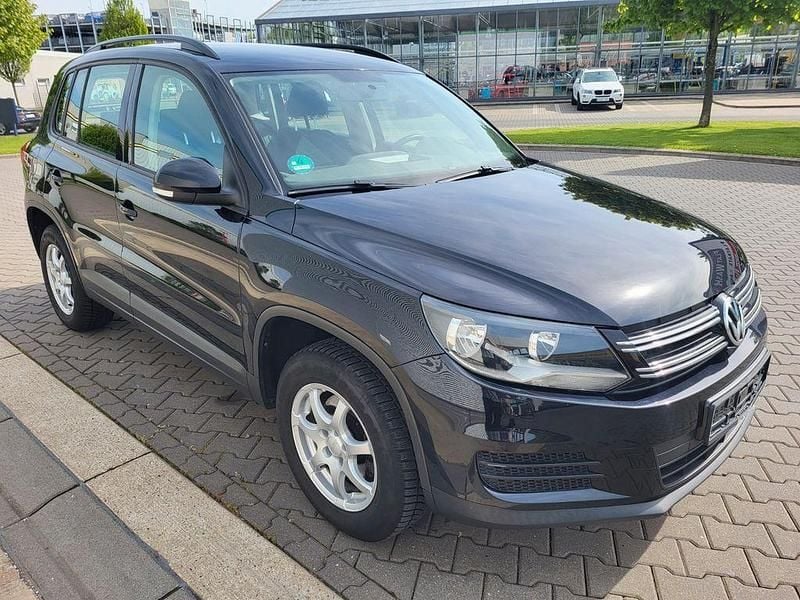 Second-hand VW Tiguan Trendline 160 CP (117 kW) 2012 Negru SUV