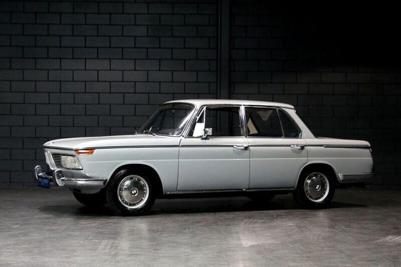 Grau Gebraucht 1968 BMW 2000 Limousine | 18.500 € - Bild 1/4