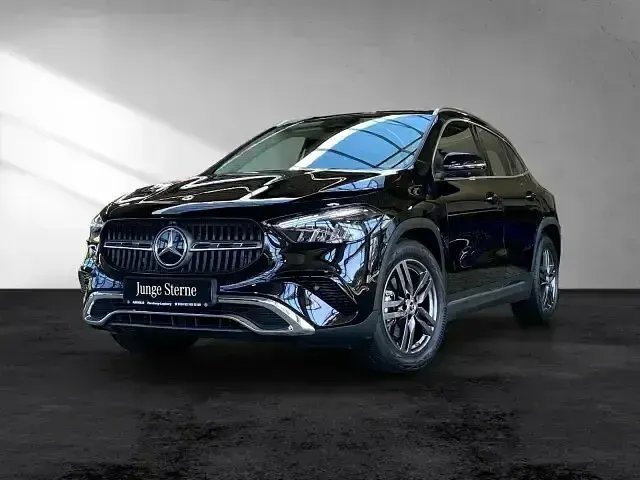 Gebraucht Mercedes GLA200 Progressive 163 PS (119 kW) 2024 Schwarz kosmosschwarz metallic SUV
