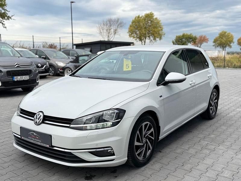 Weiß Gebraucht 2018 VW Golf VII Join Limousine | 15.950 € (Fairer Preis) - Bild 1/4