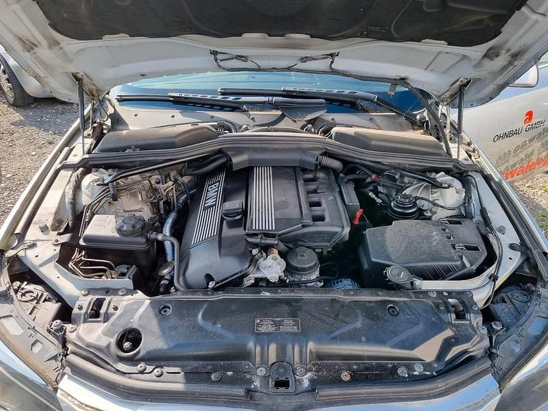 Gebraucht BMW 530 231 PS (169 kW) 2004 Silber Limousine