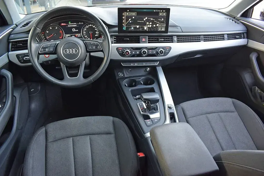 Gebraucht Audi A4 136 PS (100 kW) 2023 Brillantschwarz Kombi