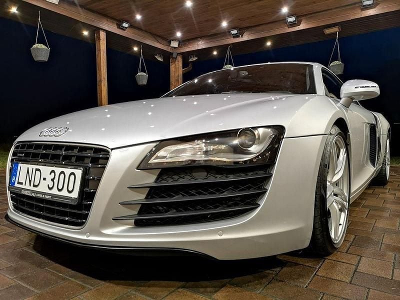 Silber Gebraucht 2009 Audi R8 Coupé Sport Coupé | 52.911 € (Fairer Preis) - Bild 1/4
