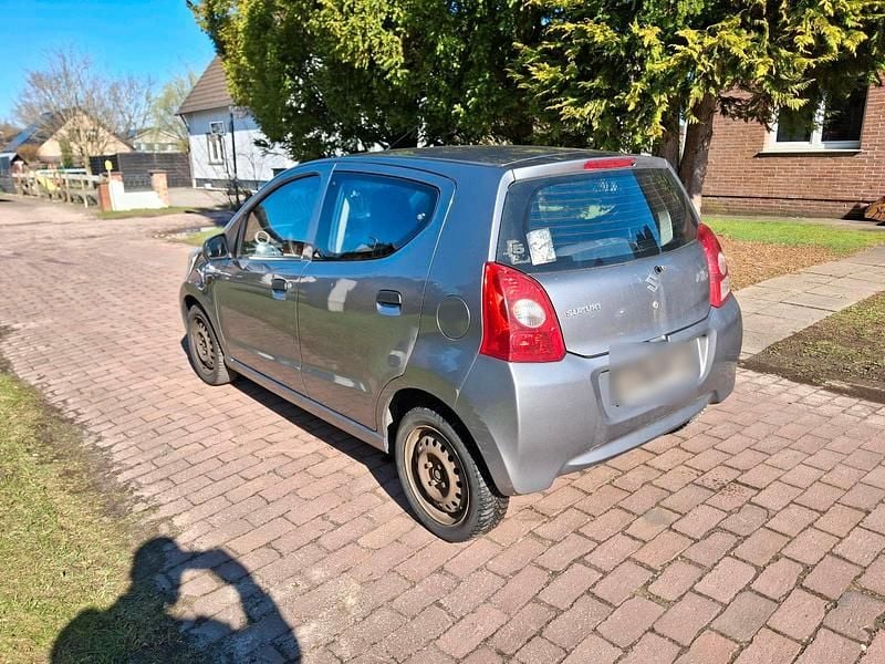 Gebraucht Suzuki Alto 68 PS (50 kW) 2013 Grau Kleinwagen