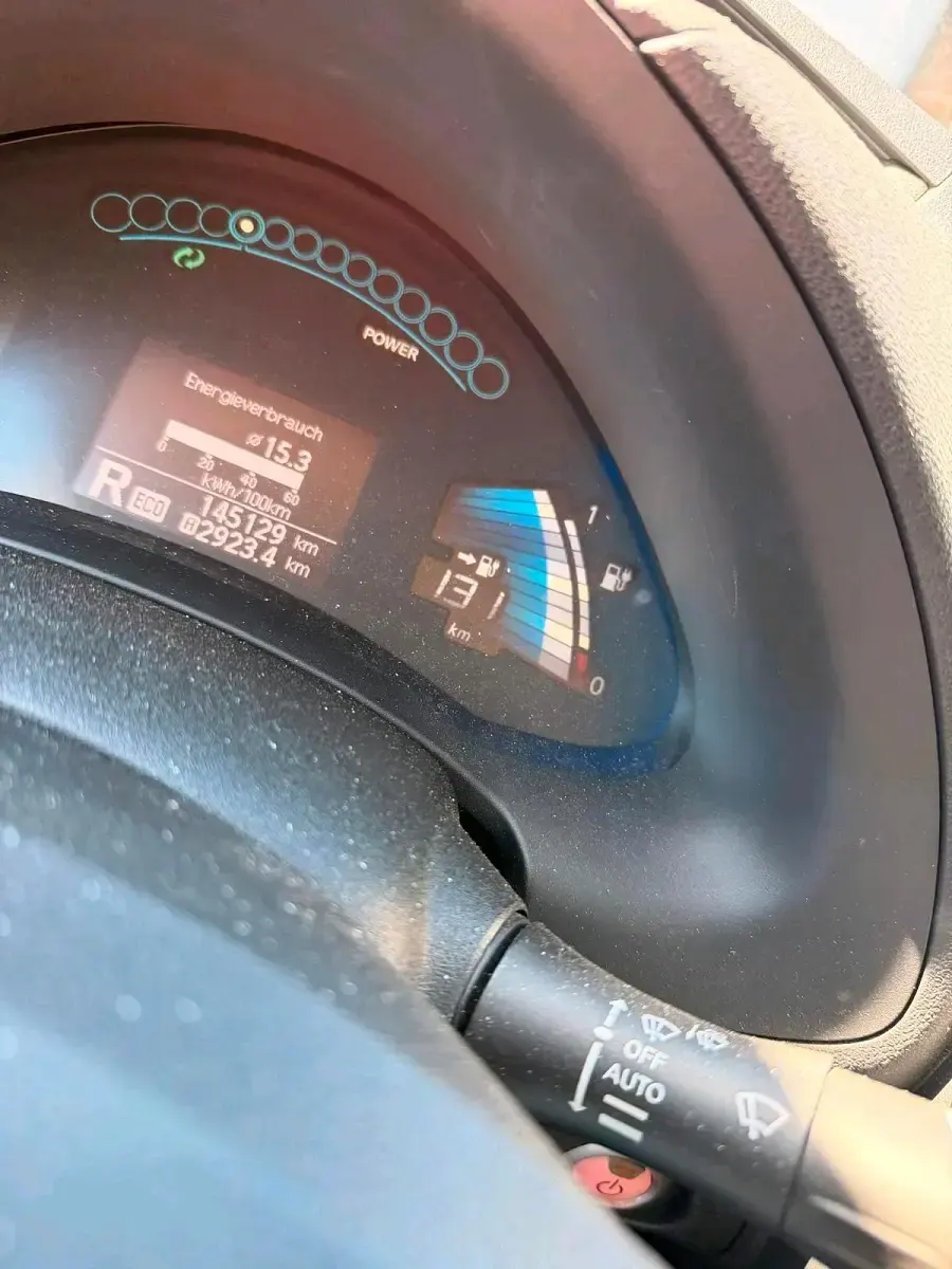Gebraucht Nissan Leaf 79 kW (108 PS) 2014 Silber Kleinwagen