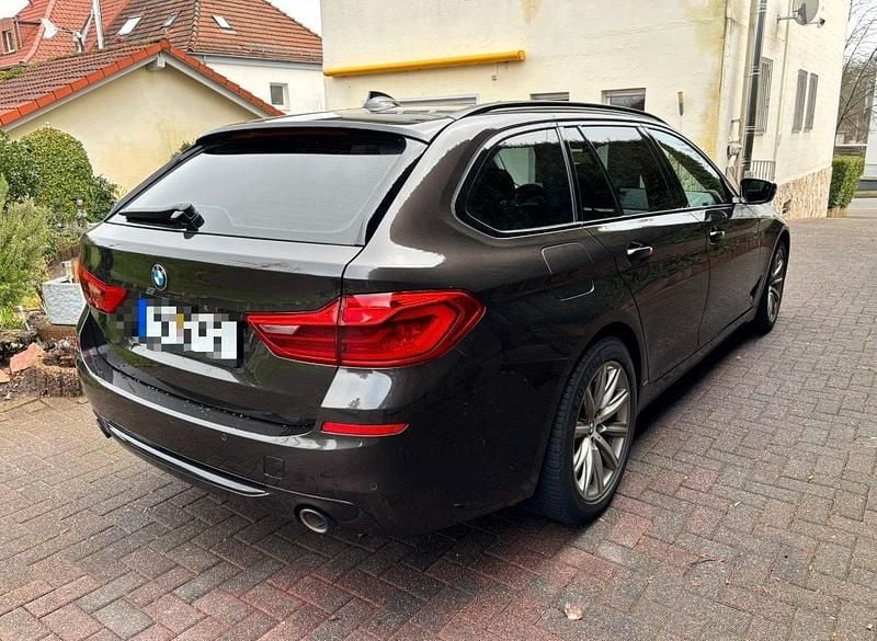 Gebraucht BMW 530 Sport Line 265 PS (194 kW) 2017 Braun Kombi