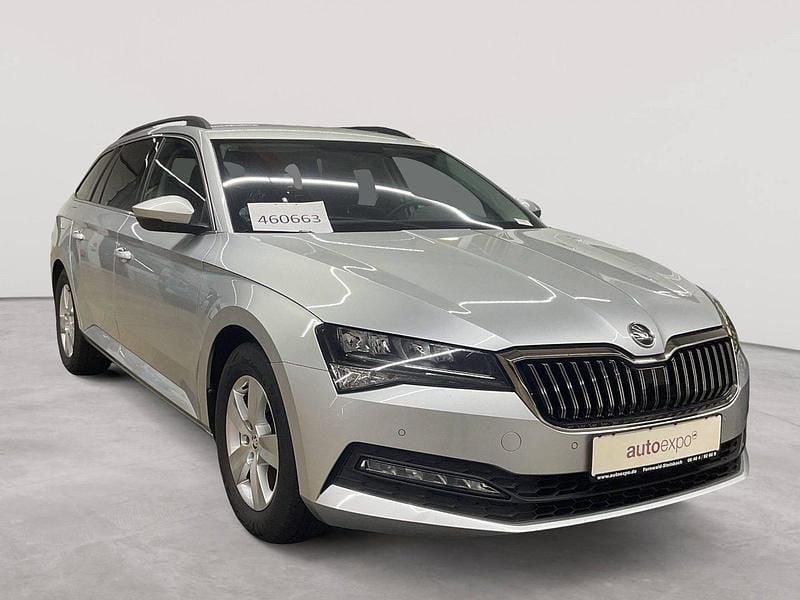 Brillantsilber metallic Gebraucht 2022 Skoda Superb Ambition Kombi | 22.990 € (Guter Preis) - Bild 1/4
