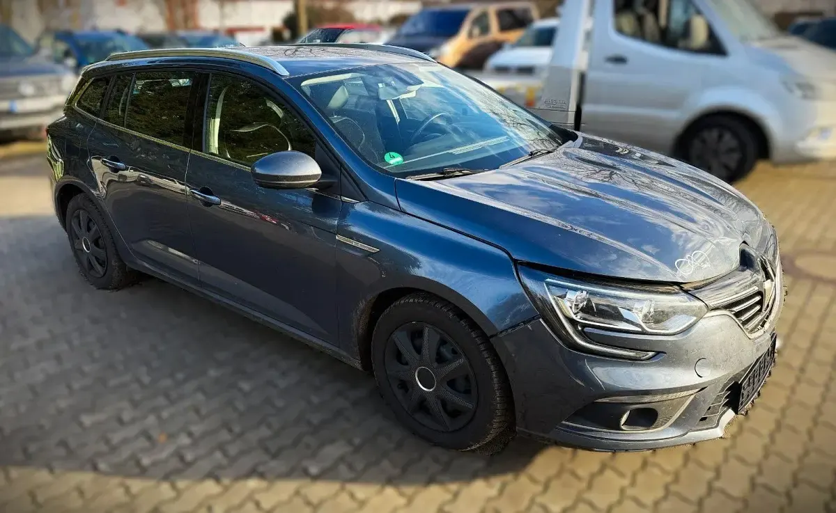Gebraucht Renault Mégane GrandTour Experience 132 PS (97 kW) 2016 Grau Kombi