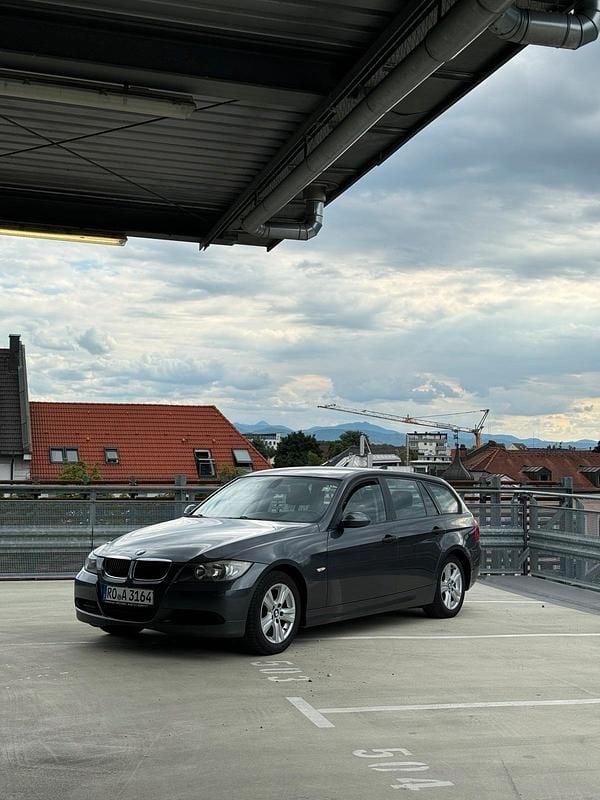 Grau Gebraucht 2006 BMW 320 Kombi | 1.900 € (Guter Preis) - Bild 1/4