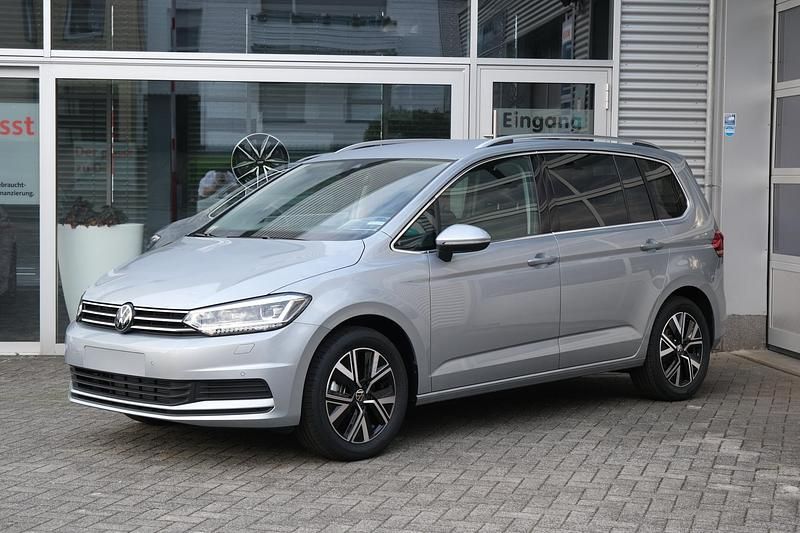 Neu VW Touran Edition 150 PS (110 kW) 2025 Oyster silber metallic Van / Kleinbus