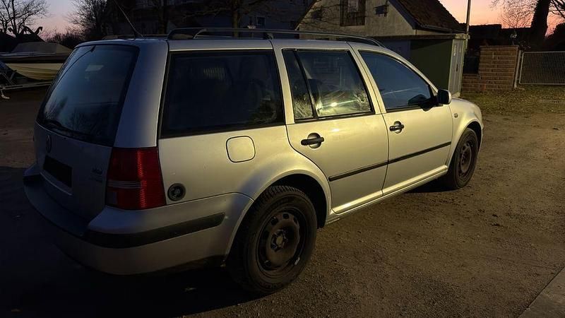 Gebraucht VW Golf IV 116 PS (85 kW) 2005 Silber Kombi
