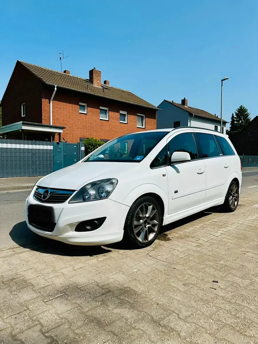 Gebraucht Opel Zafira OPC 125 PS (91 kW) 2011 Weiß Van / Kleinbus