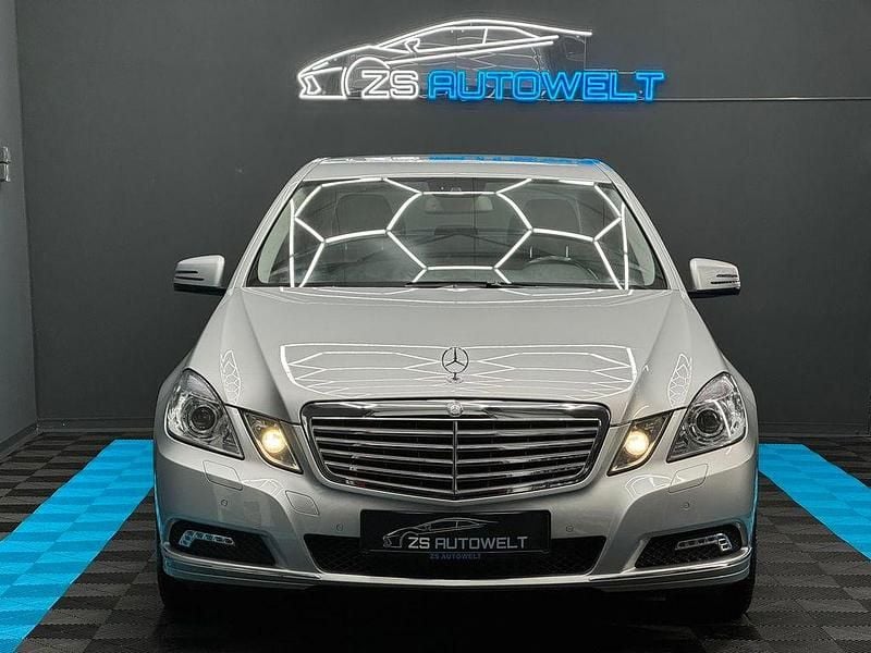Gebraucht Mercedes E200 136 PS (100 kW) 2010 Silber Limousine