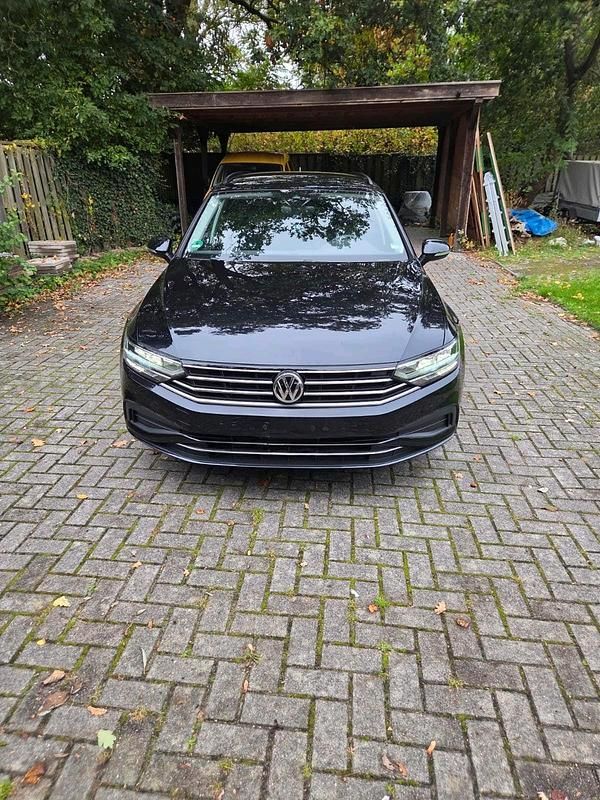 Schwarz Gebraucht 2019 VW Passat Business Kombi | 23.000 € (Teuer) - Bild 1/4