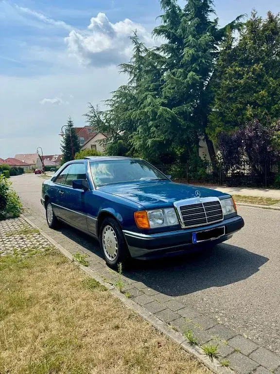 Gebraucht Mercedes 230 136 PS (100 kW) 1990 Blau Coupé