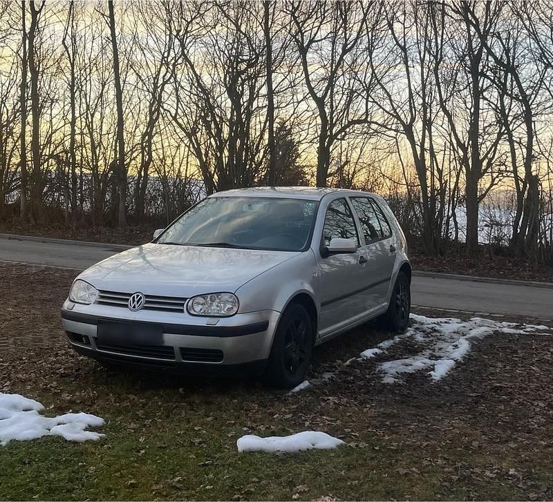 Gebraucht VW Golf IV 105 PS (77 kW) 2001 Silber Kleinwagen