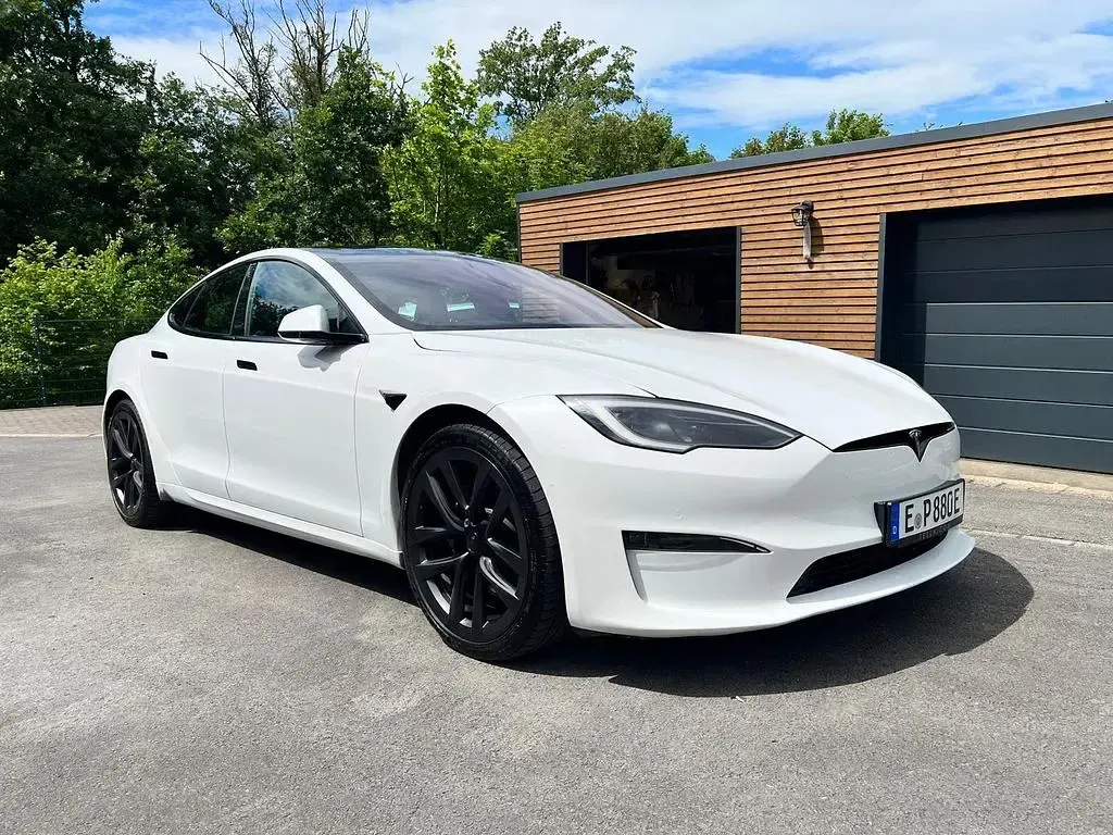 Gebraucht Tesla Model S Plaid 759 kW (1033 PS) 2023 Weiß Kleinwagen