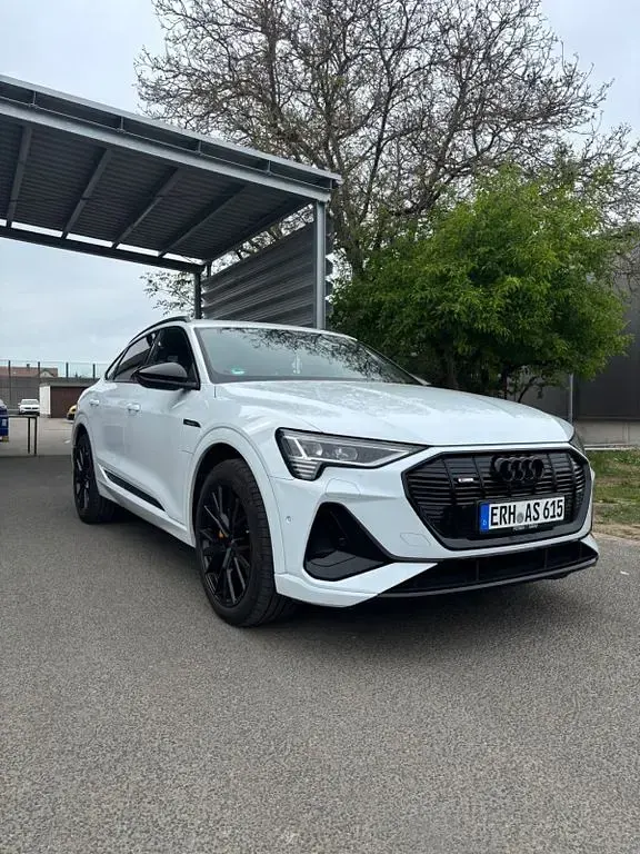 Gebraucht Audi e-tron S-Line 230 kW (313 PS) 2022 Weiß SUV