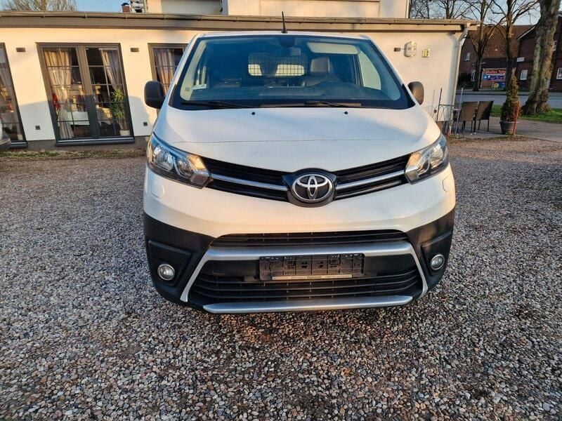 Weiß Gebraucht 2019 Toyota Proace Van | 7.750 € (Guter Preis) - Bild 1/4