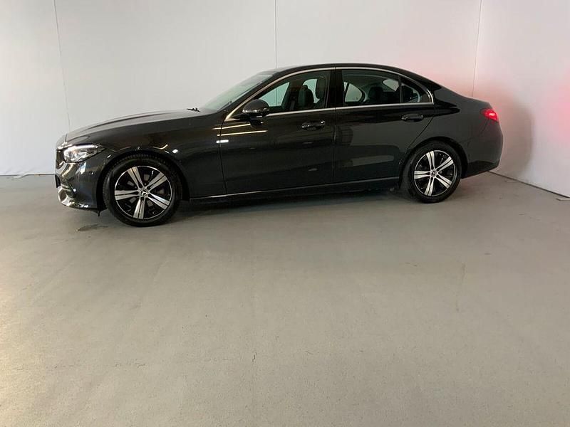 Gebraucht Mercedes C180 Avantgarde 170 PS (125 kW) 2024 Metalliclack graphitgrau Limousine