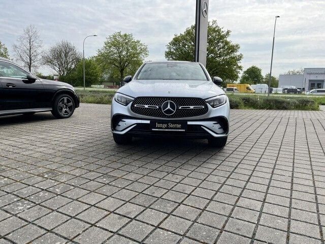Gebraucht Mercedes GLC220 Night 197 PS (144 kW) 2024 Silber Coupé