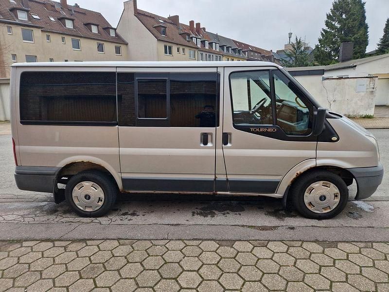 Grausilber metallik Gebraucht 2011 Ford Tourneo Van / Kleinbus | 9.987 € (Superpreis) - Bild 1/4