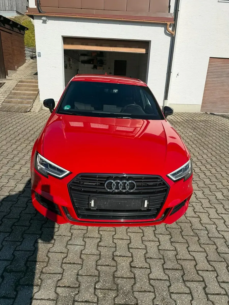 Gebraucht Audi A3 150 PS (110 kW) 2018 Rot Limousine