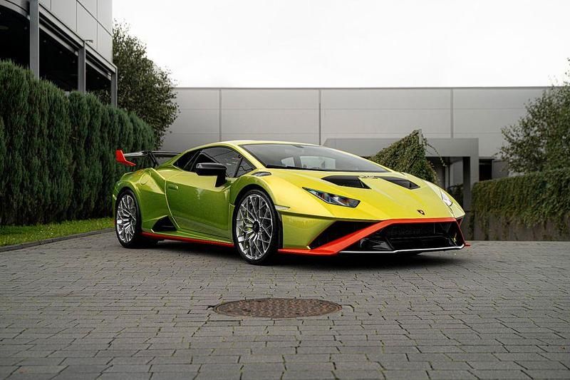 Grün Gebraucht 2023 Lamborghini Huracán | 441.640 € - Bild 1/4