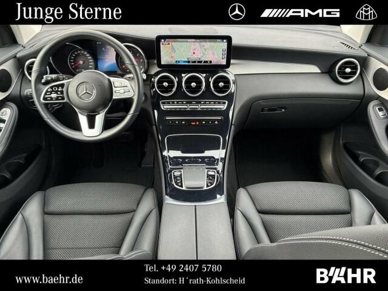 Gebraucht Mercedes GLC220 194 PS (142 kW) 2022 Lack obsidianschwarz (metallic) SUV