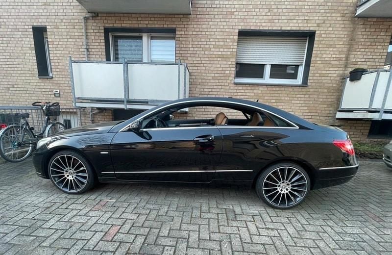 Gebraucht Mercedes E350 293 PS (215 kW) 2009 Schwarz Coupé