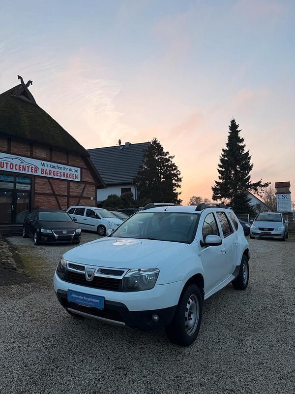 Weiß Gebraucht 2011 Dacia Duster Prestige SUV | 6.999 € (Etwas zu teuer) - Bild 1/4