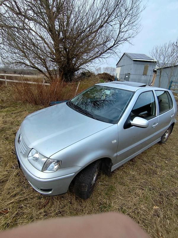 Gebraucht VW Polo 60 PS (44 kW) 2001 Silber Kleinwagen
