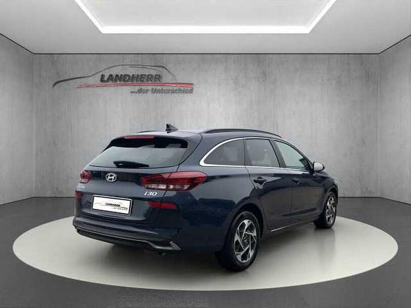 Neu Hyundai i30 140 PS (102 kW) 2025 Sailling blue Kombi