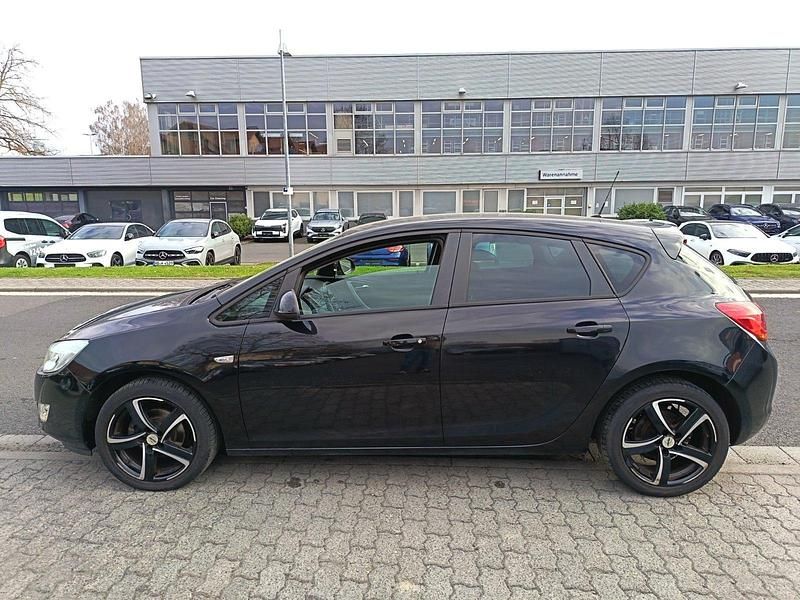 Gebraucht Opel Astra 115 PS (84 kW) 2011 Schwarz Limousine