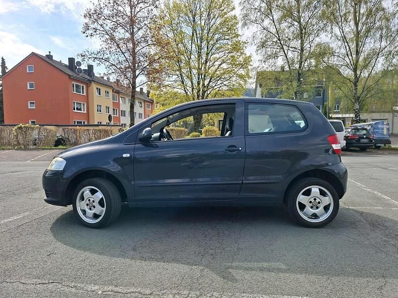 Second-hand VW Fox 55 CP (40 kW) 2005 Gri Hatchback