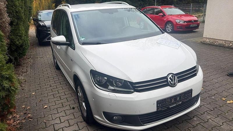 Weiß Gebraucht 2013 VW Touran Life Van / Kleinbus | 9.850 € (Fairer Preis) - Bild 1/4