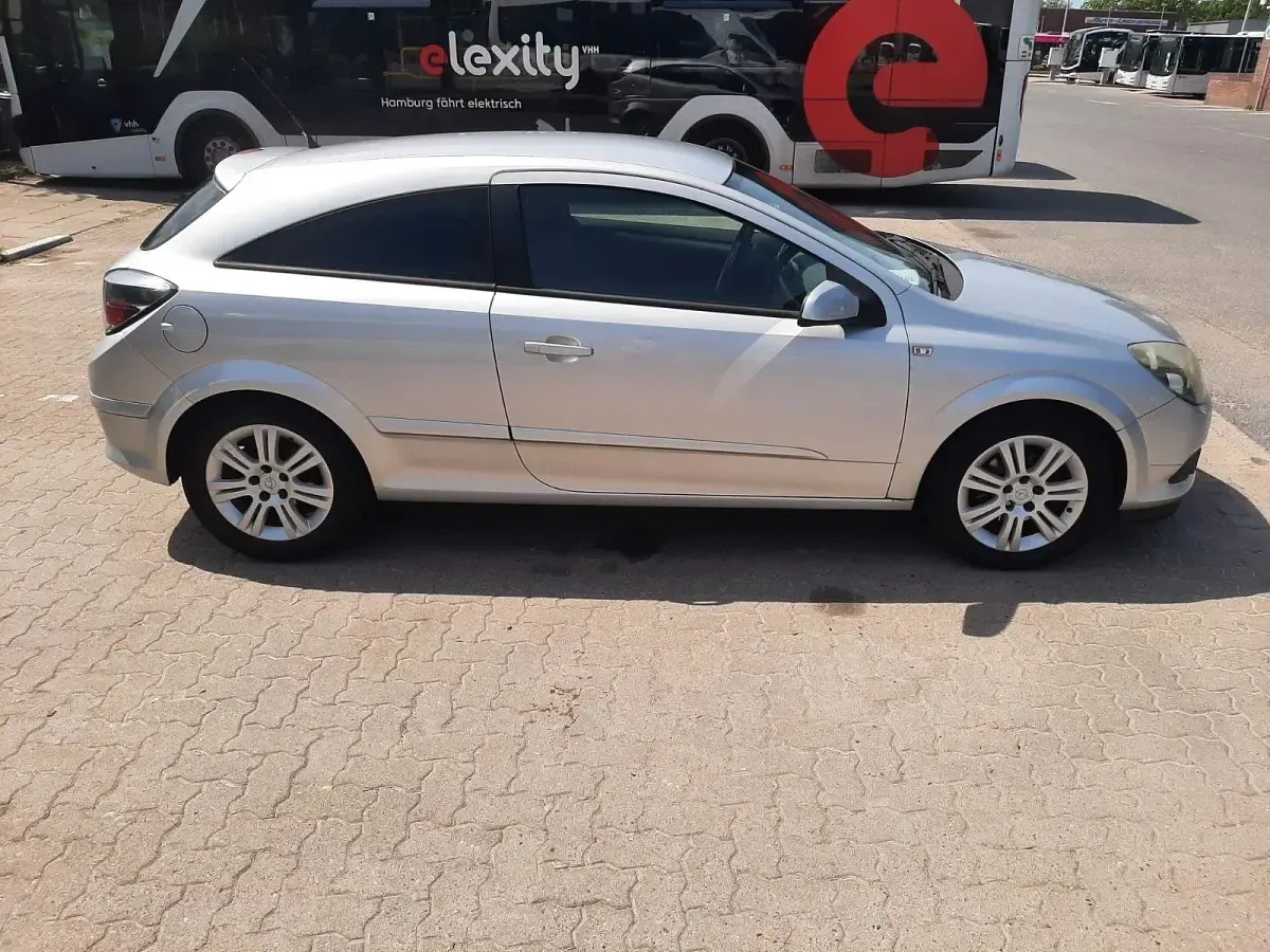Gebraucht Opel Astra GTC Innovation 116 PS (85 kW) 2008 Silber Coupé