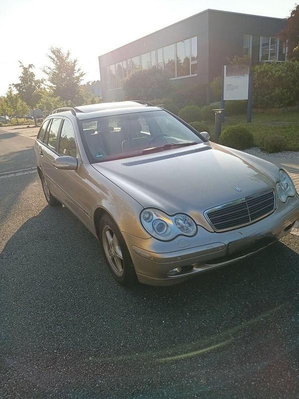 Beige Gebraucht 2003 Mercedes C200 Avantgarde Kombi | 2.150 € (Fairer Preis) - Bild 1/4