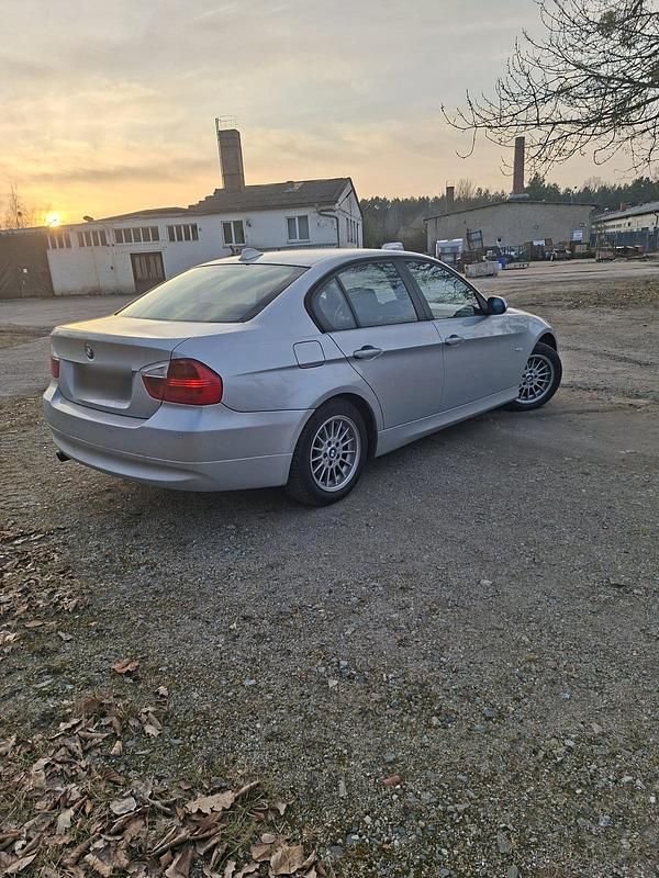 Gebraucht BMW 318 2008 Silber Limousine