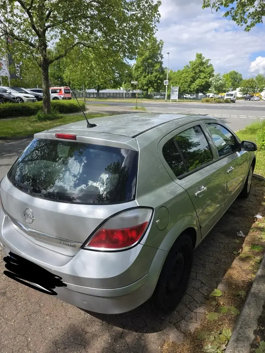 Używany Opel Astra 2006 Srebrny Sedan/Limuzyna