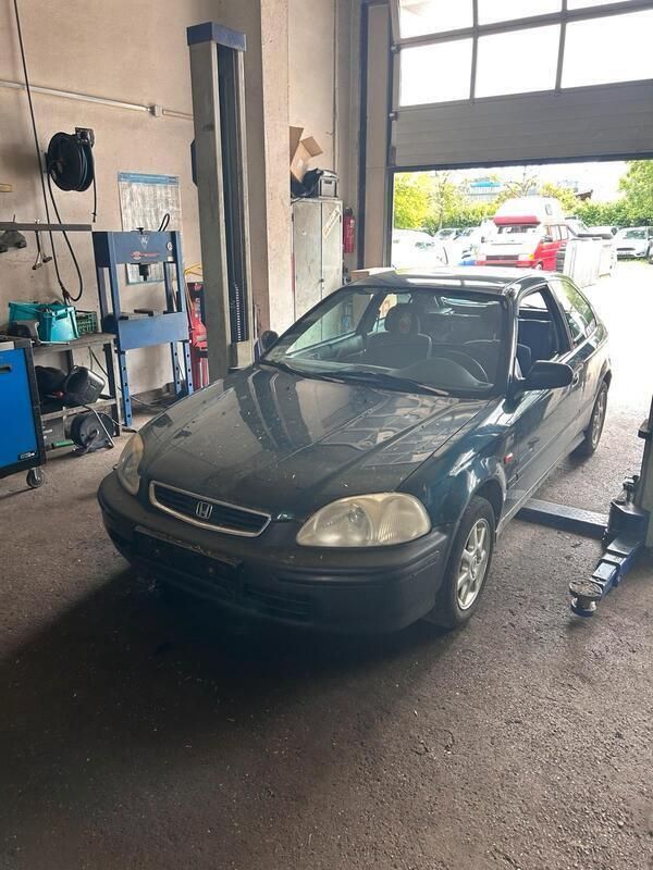 Grün Gebraucht 1998 Honda Civic Kleinwagen | 500 € - Bild 1/4
