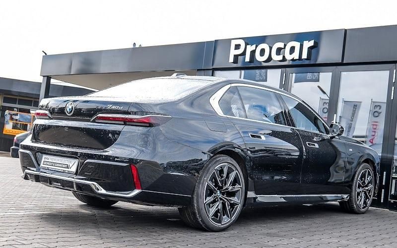Gebraucht BMW 740 Executive 299 PS (219 kW) 2025 Schwarz Limousine