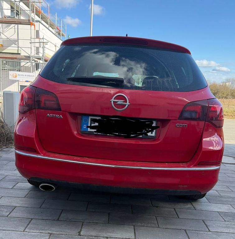 Gebraucht Opel Astra Edition 165 PS (121 kW) 2014 Rot Kombi