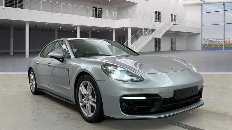 Dolomitsilbermetallic Gebraucht 2021 Porsche Panamera 4 Limousine | 69.999 € (Fairer Preis) - Bild 1/4