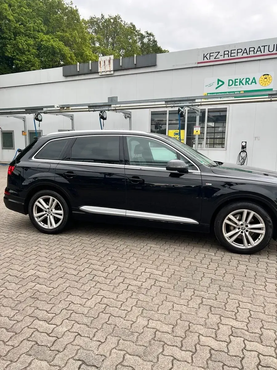 Używany Audi Q7 S-Line 272 KM (200 kW) 2016 Czarny SUV
