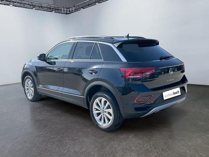 Neu VW T-Roc Life 150 PS (110 kW) 2026 Blau SUV