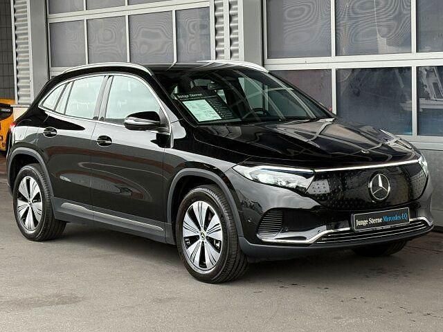Lack kosmosschwarz Gebraucht 2024 Mercedes EQA250 Advanced SUV | 34.250 € (Fairer Preis) - Bild 1/4